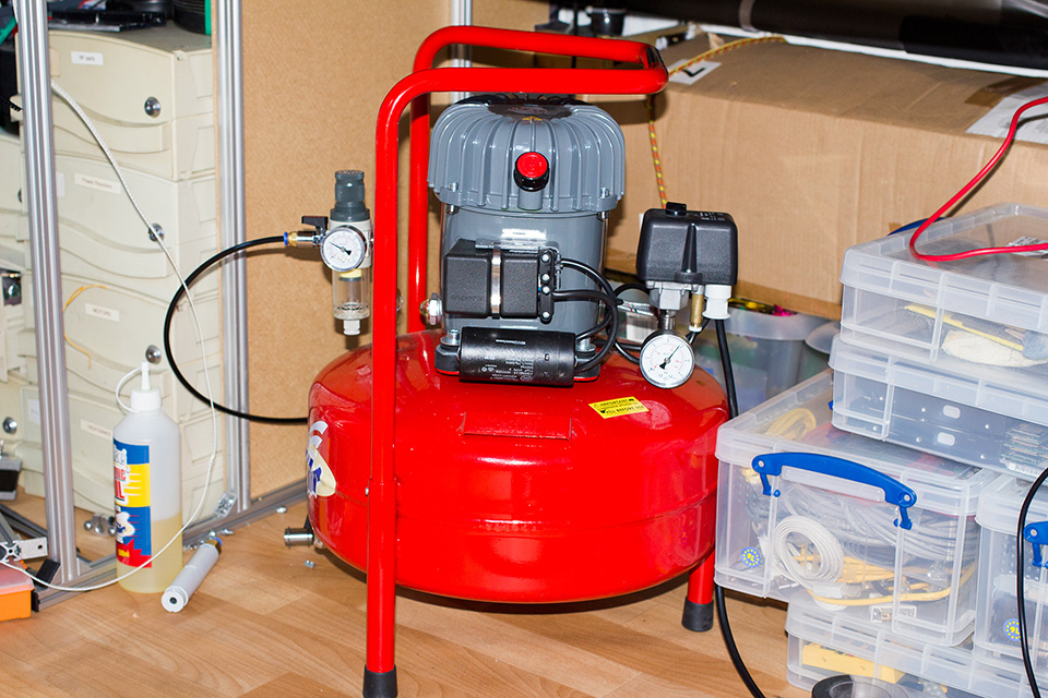 Silent air compressor