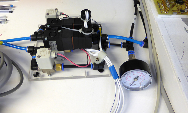 Click to view large image of Connected to the air and vac supplies