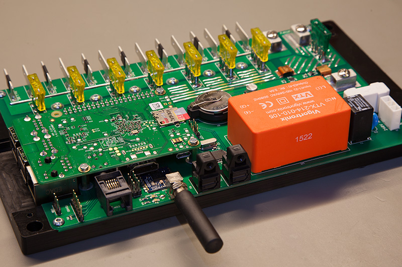 Click to view large image of Wireless Things SRF Surface Mount Wireless RF Radio