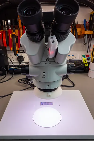RGB LED Ringlight fitted to the microscope