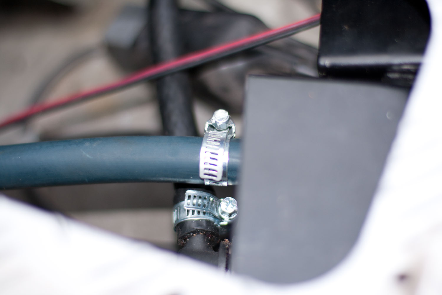 Vacuum reservoir fitted